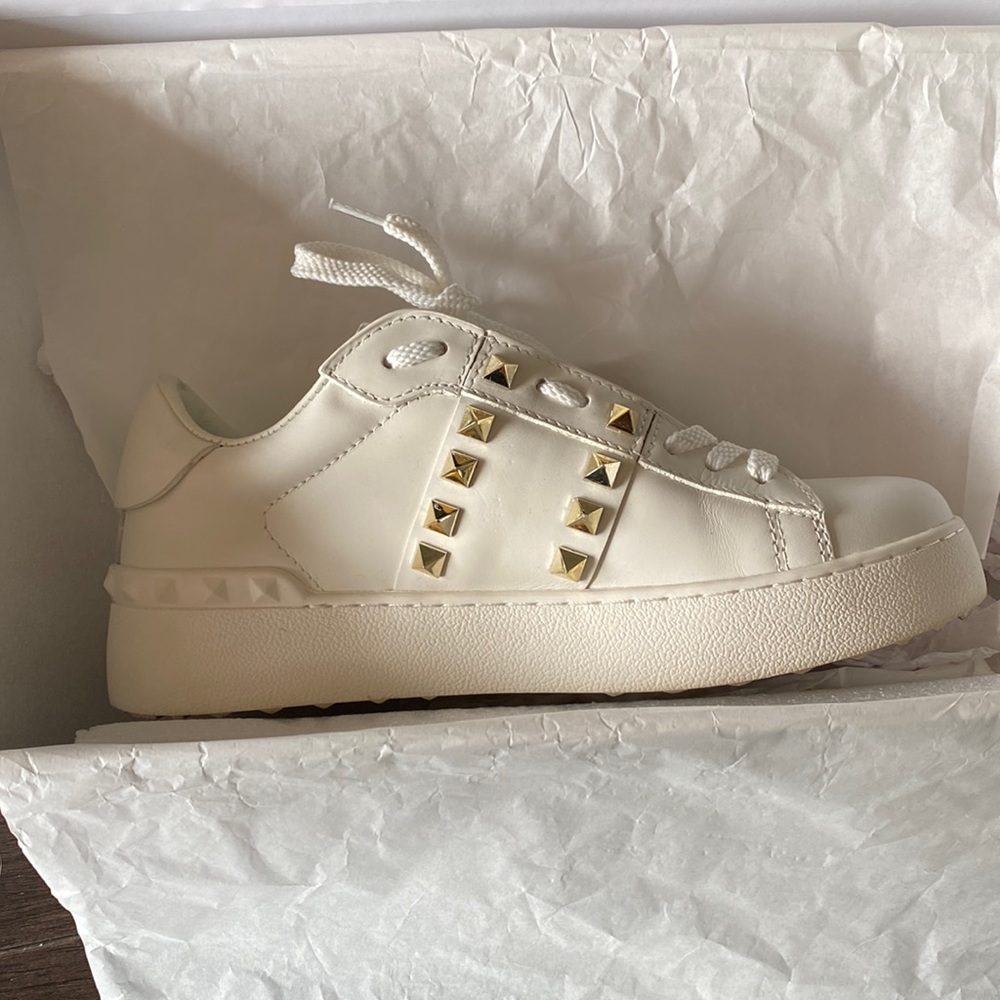 Studded Valentino sneakers. Size 36 - worn twice.  Versatile for all occasions